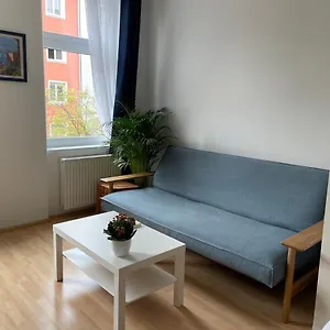 Central Sunny Flat With Free Parking Apartment