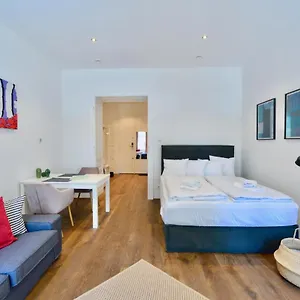 Charming Studio In Servitenviertel I Apartment