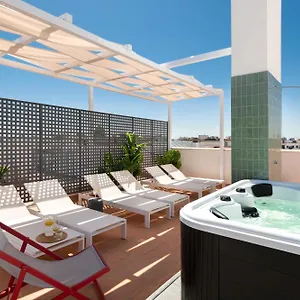 Magno San Gil - Shared Jacuzzi , Sevilla Spanje
