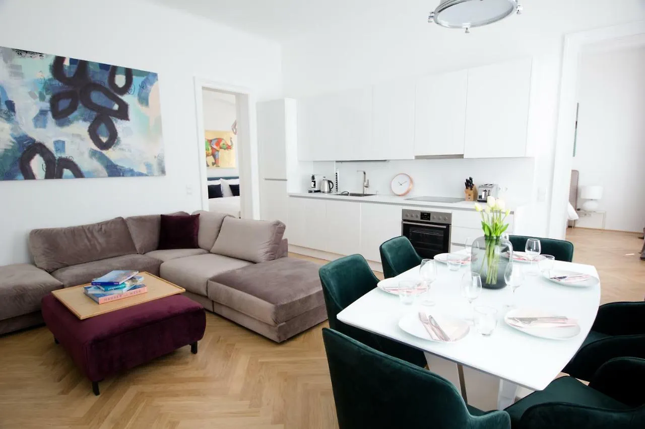 Studio Apartments Opera - Mai'S Apartments Vienna 0*,  Austria