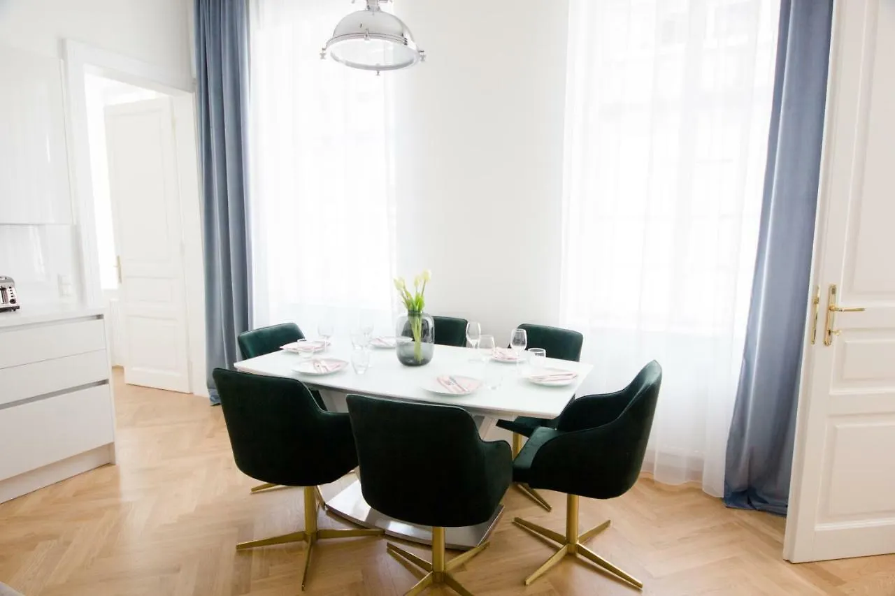Studio Apartments Opera - Mai'S Apartments Vienna 0*,  Austria